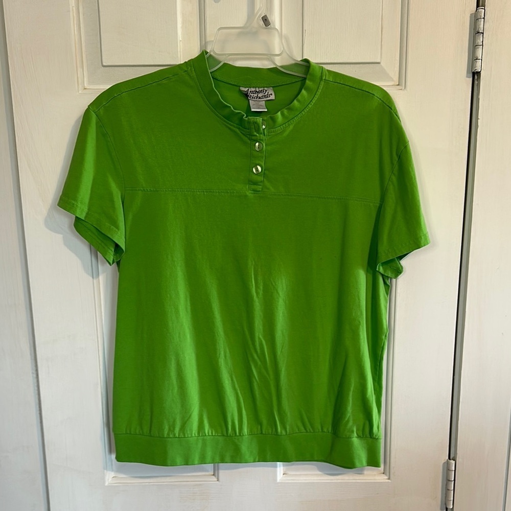 Anthony Richard’s green top size 1x